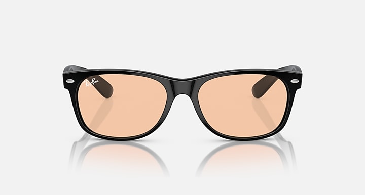 Wayfarer sunglasses, front view, black frame with brown gradient lenses