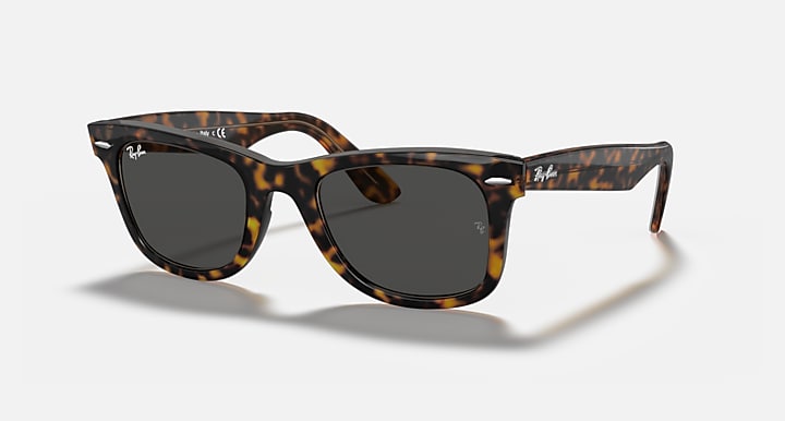 Ray-Ban Original Wayfarer sunglasses with tortoiseshell frame and dark lenses