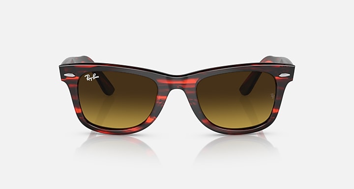 Ray-Ban Wayfarer sunglasses front view, dark amber lenses, red-brown tortoiseshell frame