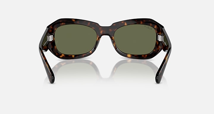 Ray-Ban Beate sunglasses, front view with tortoise frame and dark green lenses