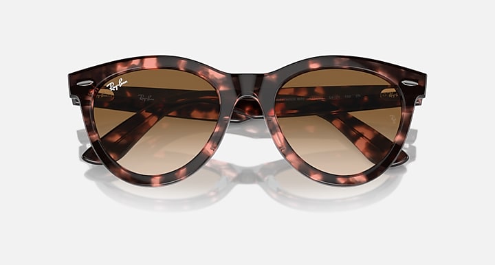 Wayfarer sunglasses with tortoise frame and brown mirrored lenses
