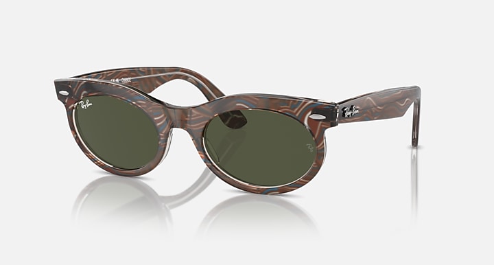 Ray-Ban Wayfarer oval sunglasses with tortoise frame and green tinted lenses