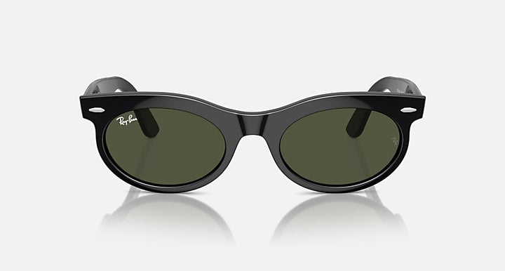 Ray-Ban Wayfarer oval sunglasses front view, black frame with green lenses
