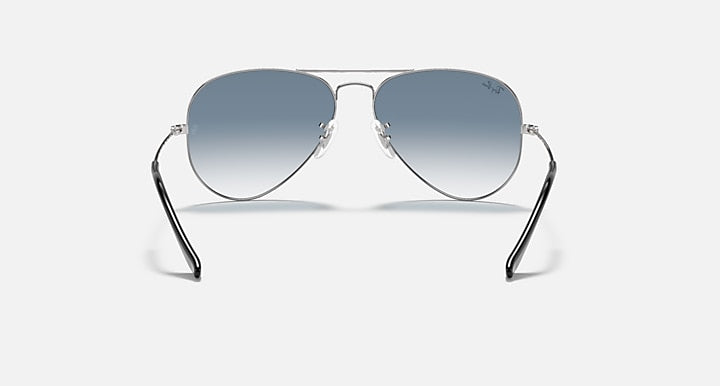 Ray-Ban Aviator sunglasses with metal frame and dark blue-gray gradient lenses