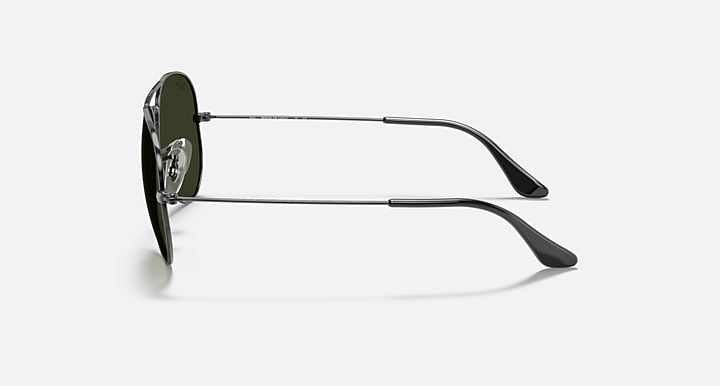 Ray-Ban Aviator RB3025 sunglasses with silver metal frame and dark tinted lenses
