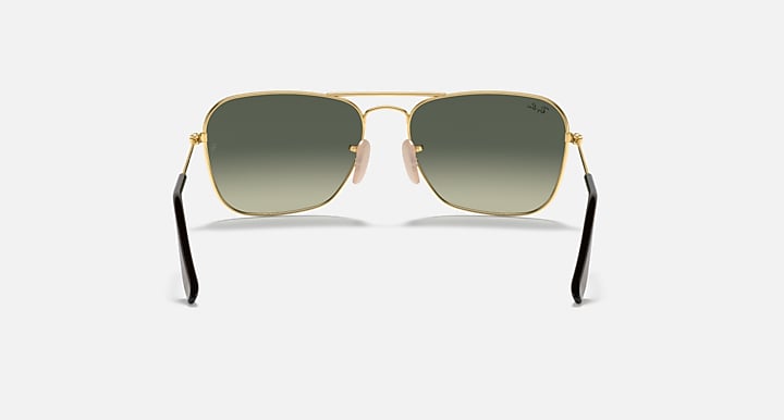 Ray-Ban Caravan RB3136 sunglasses front view, gold frame and dark green lenses