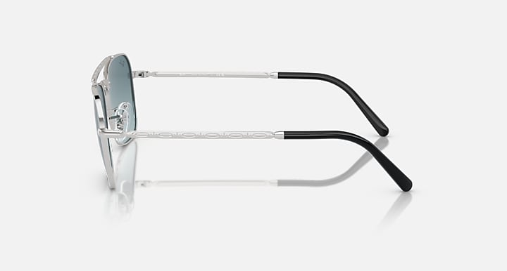 Ray-Ban Caravan sunglasses side view with silver frame and black temple arms