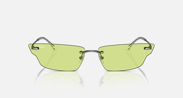 Ray-Ban sunglasses with green gradient lenses and metal frame, front view