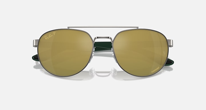 Ray-Ban sunglasses front view with olive mirrored lenses and silver center bridge