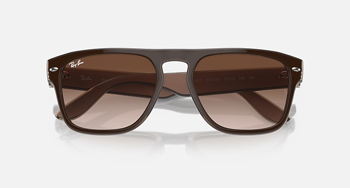 Ray-Ban RB4407 sunglasses, brown frame and brown gradient lenses, straight-on view