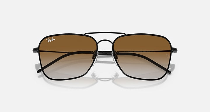 Ray-Ban Caravan Reverse sunglasses with black outline and brown gradient lenses