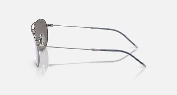 Ray-Ban Caravan Reverse sunglasses side view with silver metal frame and blue lens