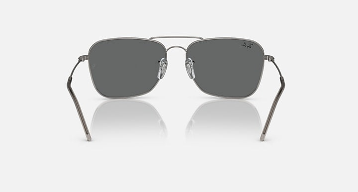 Ray-Ban Caravan Reverse sunglasses with dark grey lenses and gunmetal frame, front view.