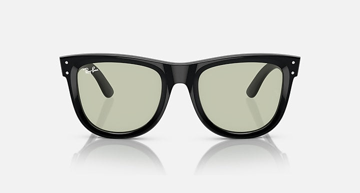 Ray-Ban Wayfarer Reverse sunglasses, light green lenses, black frame, straight front view