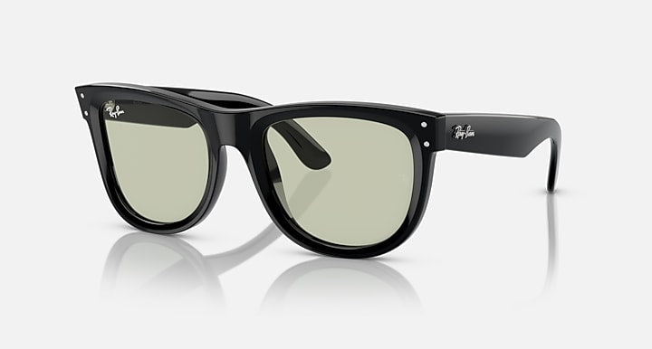 Ray-Ban Wayfarer Reverse sunglasses, green-tinted lenses, black frame, front view