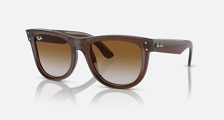 Ray-Ban Wayfarer Reverse sunglasses, transparent brown frame with brown gradient lenses