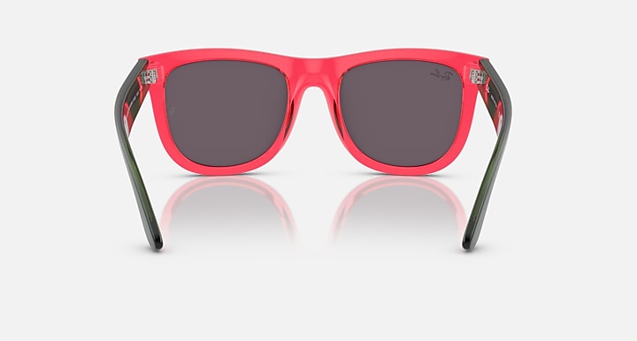 Ray-Ban Wayfarer Reverse sunglasses, red frame, dark gray lenses, front view