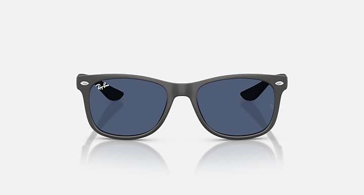 Ray-Ban Junior Wayfarer sunglasses, straight-on view, dark frame with blue lenses.