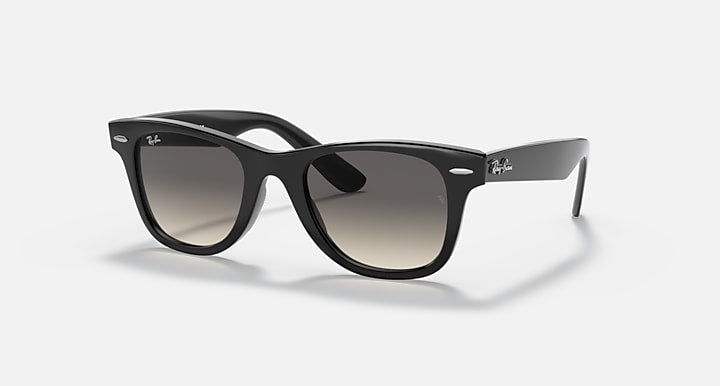 Ray-Ban wayfarer sunglasses with black frame and dark lenses