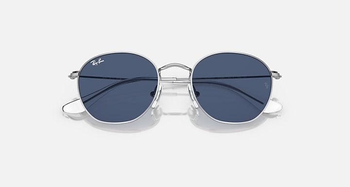 Ray-Ban Junior round sunglasses, silver frame, blue gradient lenses, front view