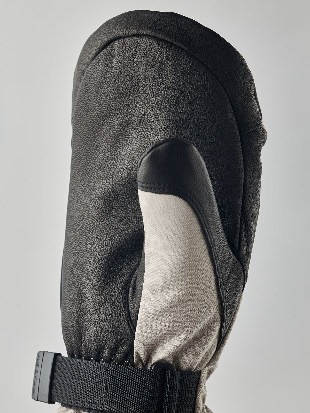 Black leather palm mountain mitten with knit cuff and wrist strap