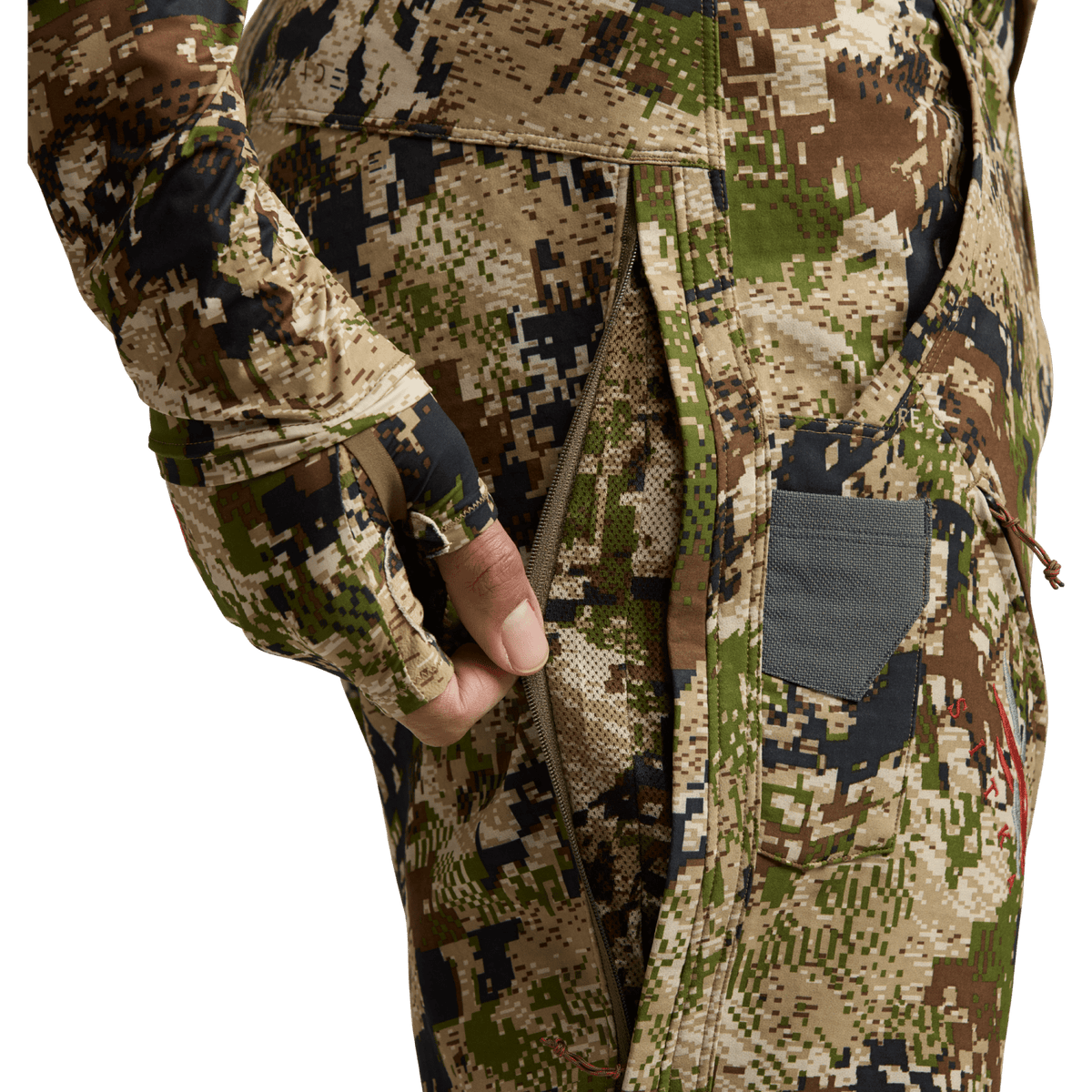 Men’s camo hunting pants with zipper pocket and elastic inner waistband