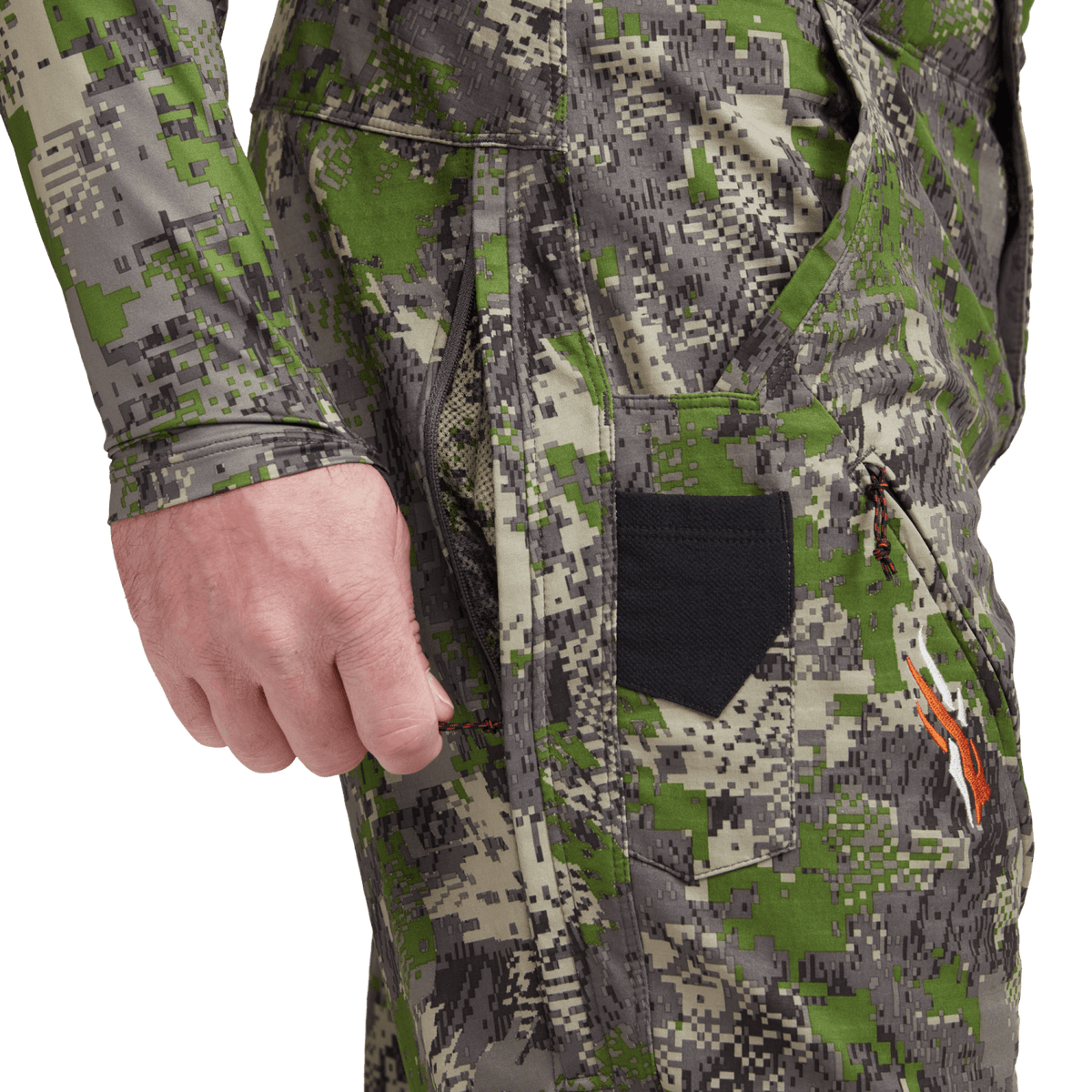 Men's camouflage hunting pants with side pocket flap and hook-and-loop panel
