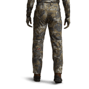Men's lightweight camouflage hunting pants with rear yoke and straight fit
