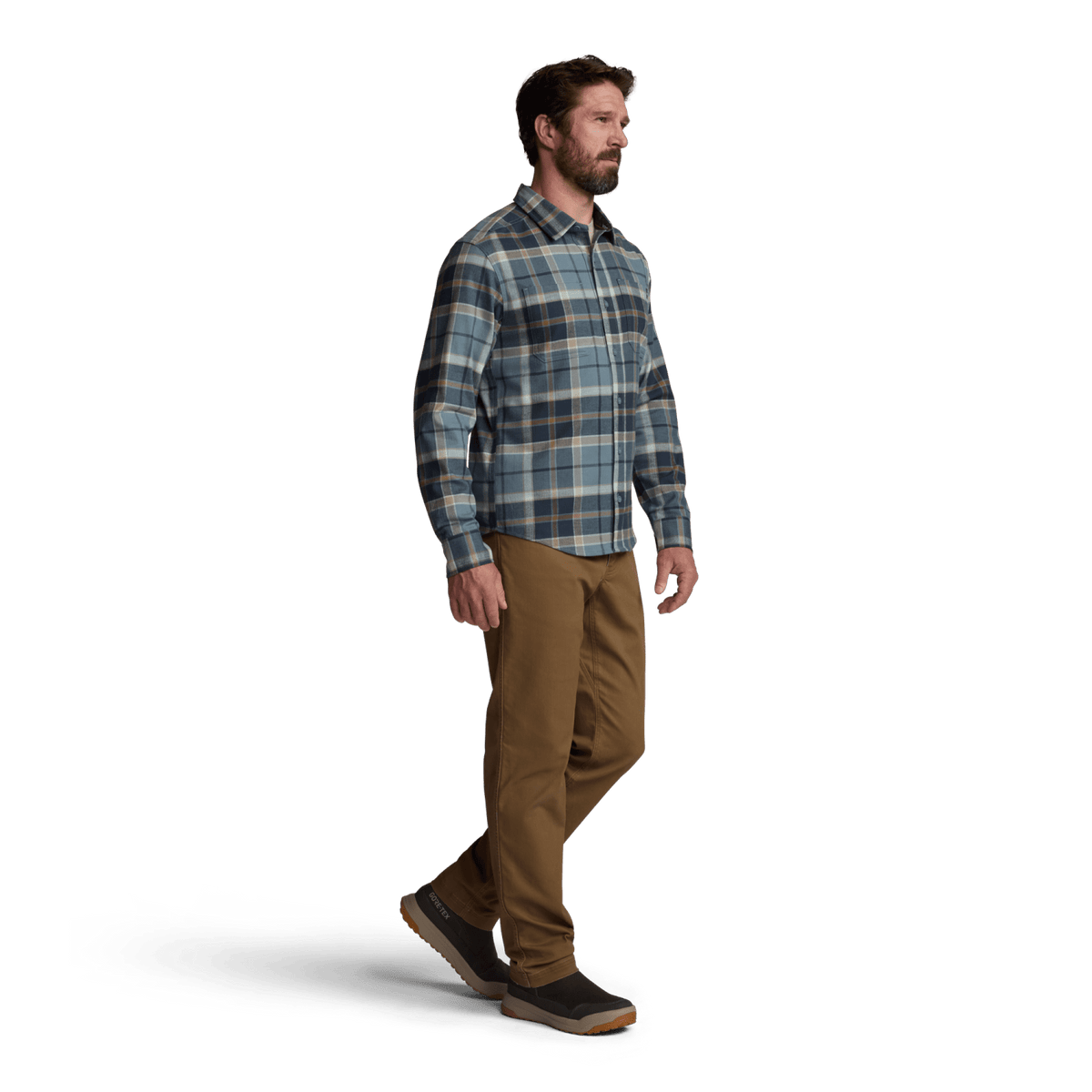 Lightweight flannel shirt in blue plaid, long sleeve button-up with chest pocket