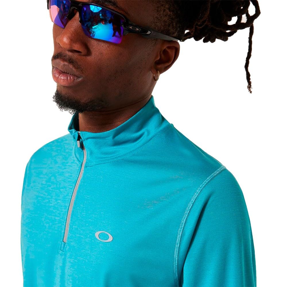 Oakley men's quarter-zip sweatshirt, turquoise, close-up of collar and zipper