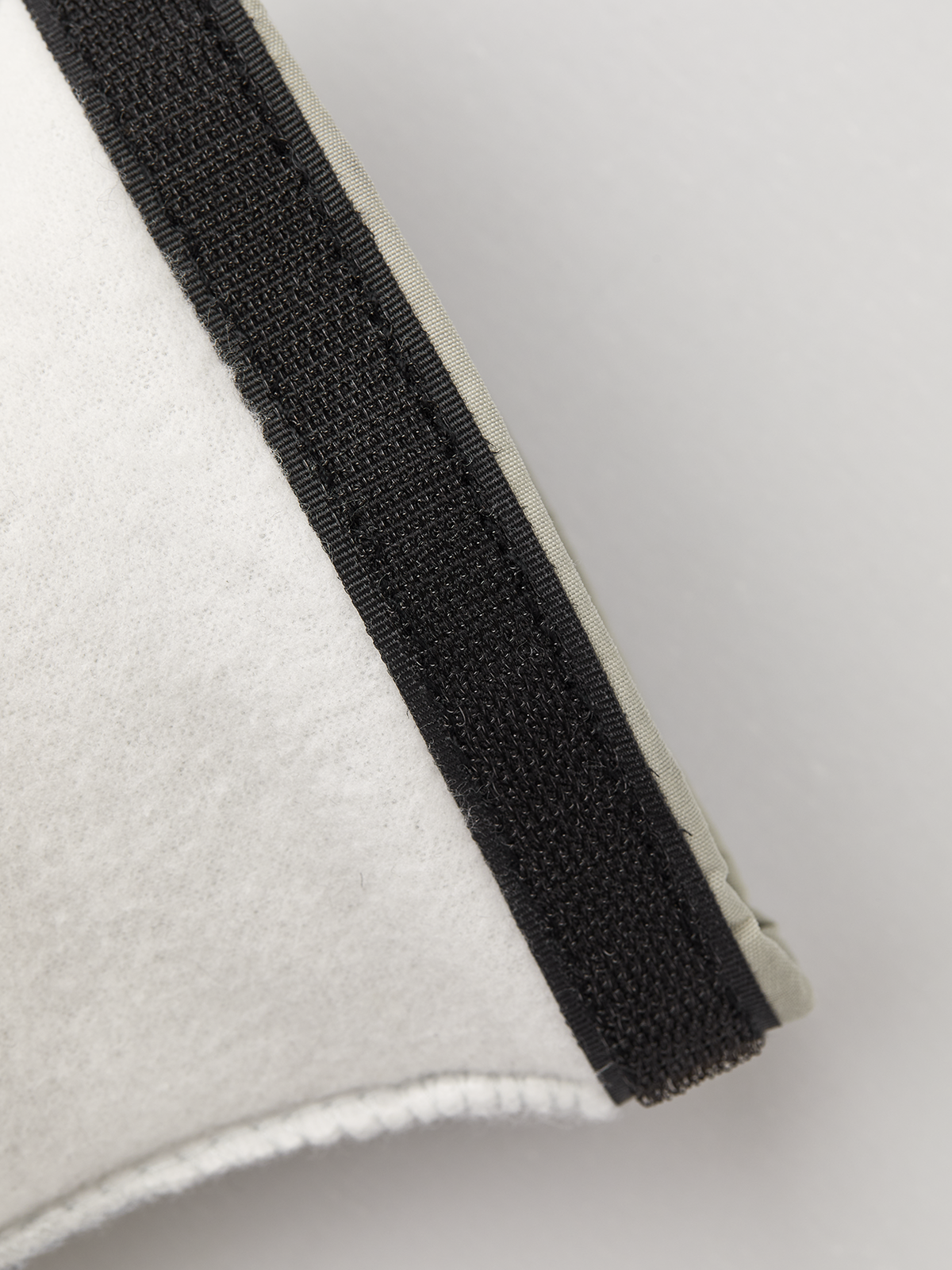 Hestra Heli Ski Jr. mitten liners, off-white with black cuff band detail