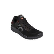 Mountain bike shoes in dark core black, lace-up with Trailcross LT logo