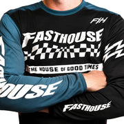 Long-sleeve jersey with checkered chest graphic and blue sleeves, front logo print
