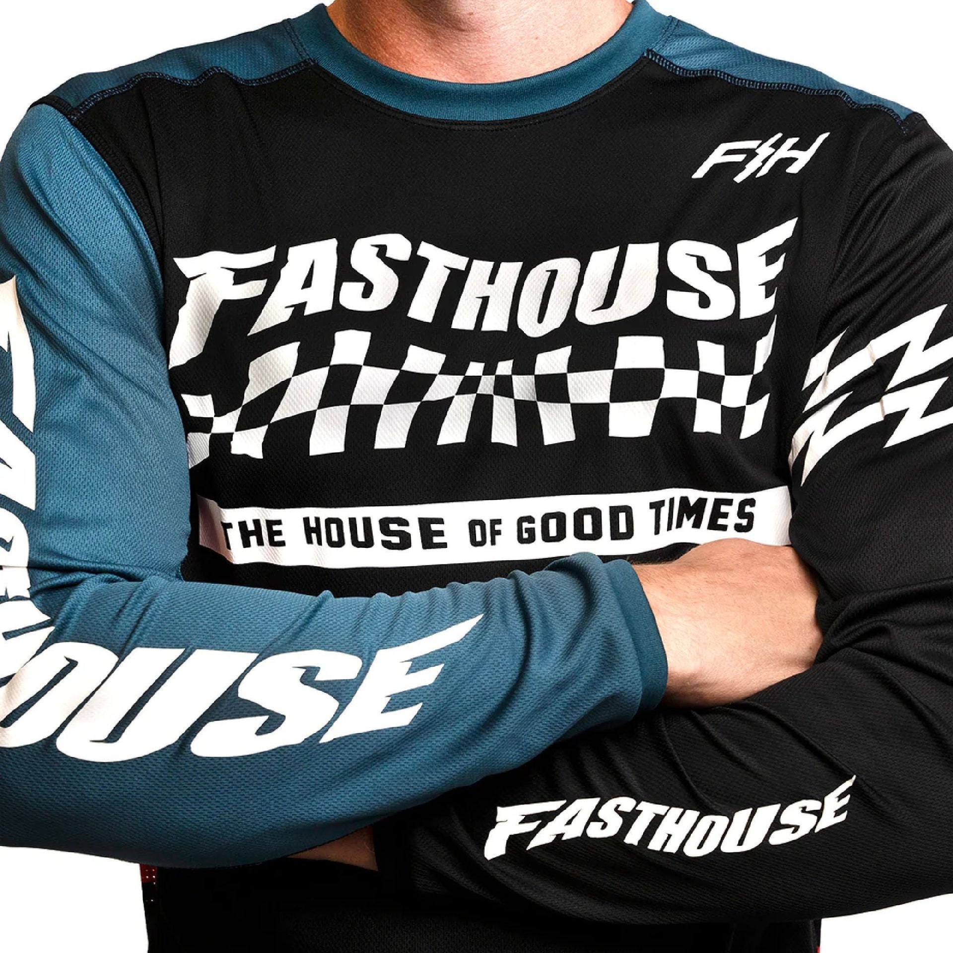 Long-sleeve jersey with checkered chest graphic and blue sleeves, front logo print