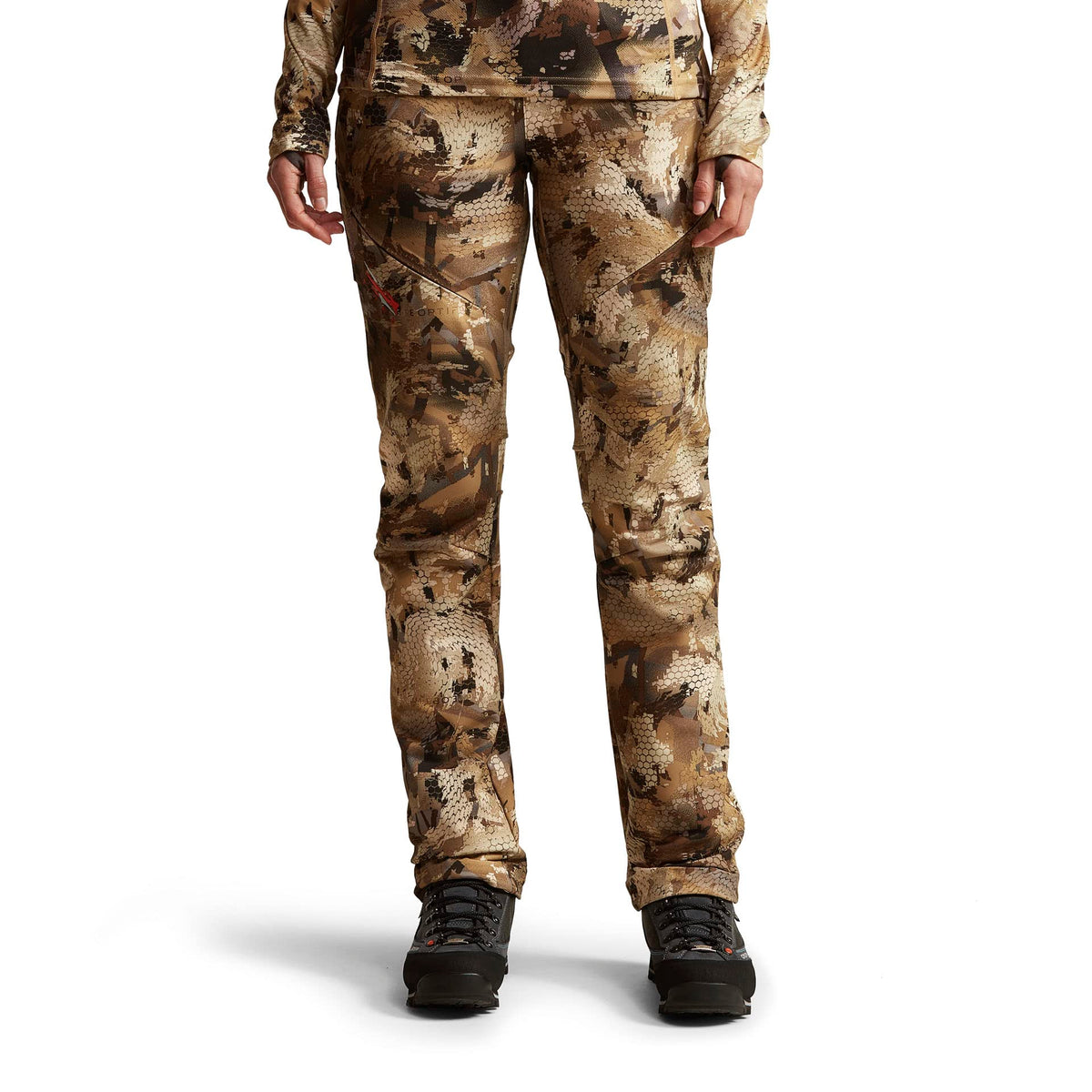 Women’s hunting pants with marsh camo pattern, straight legs and elastic boot cuffs