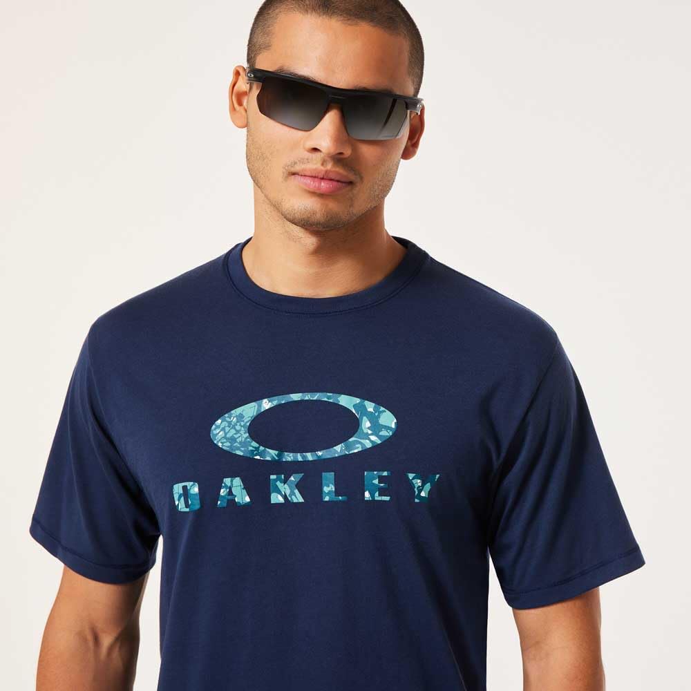 Men's navy Oakley oval logo sun tee, crew neck and short sleeves