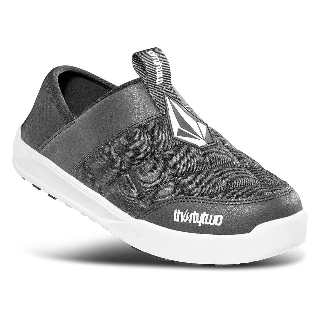 Men's black slip-on skate shoes with padded collar, logo patch, and white rubber sole