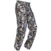 Men's waterproof camo hunting pants with belt loops and articulated knees